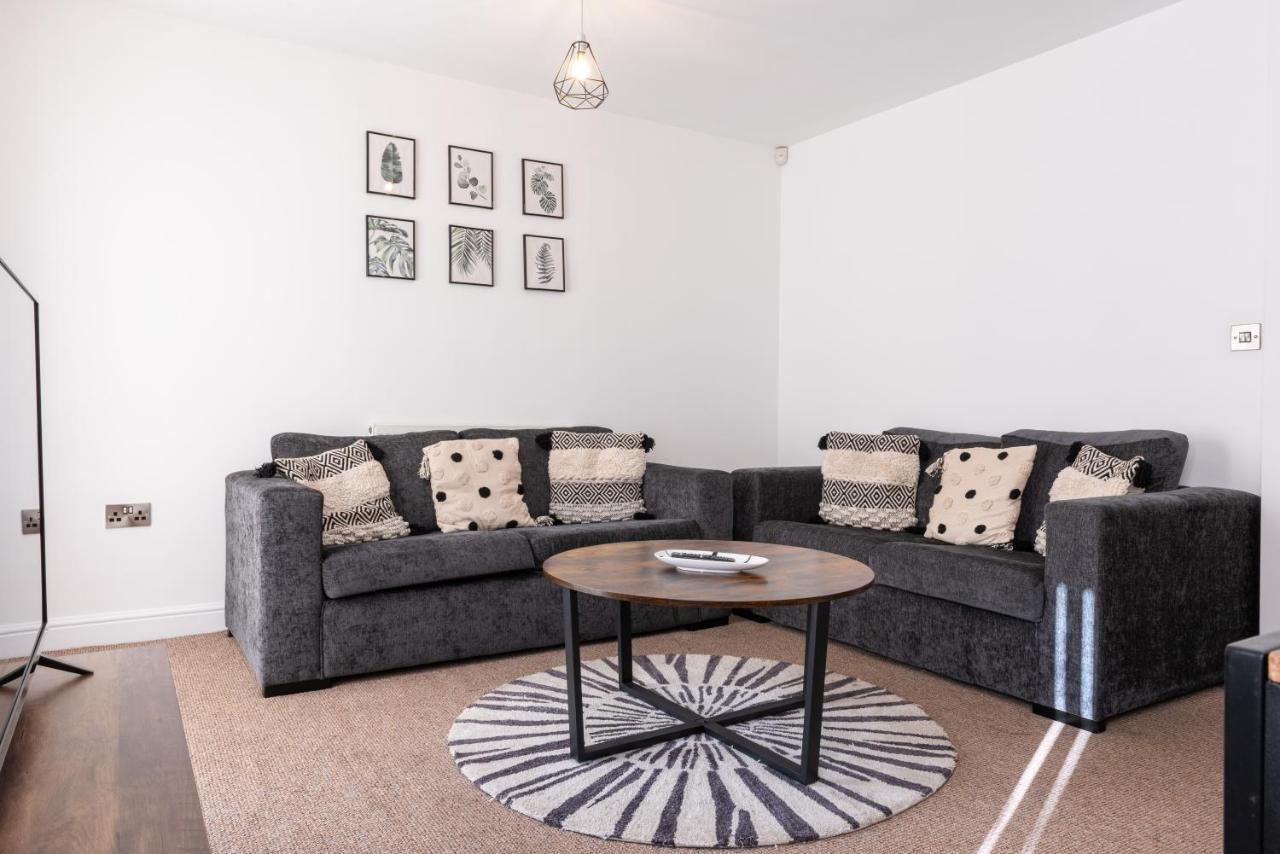 Parking - Spacious - Smart Tv - Self Checkin - Garden - King Derby Eksteriør billede