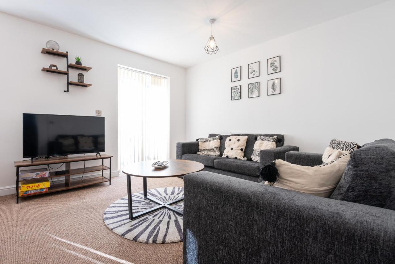 Parking - Spacious - Smart Tv - Self Checkin - Garden - King Derby Eksteriør billede