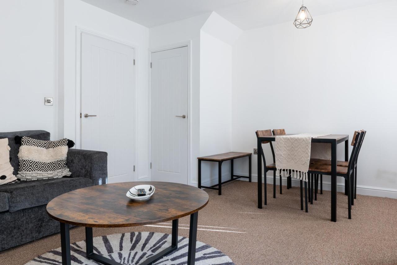 Parking - Spacious - Smart Tv - Self Checkin - Garden - King Derby Eksteriør billede