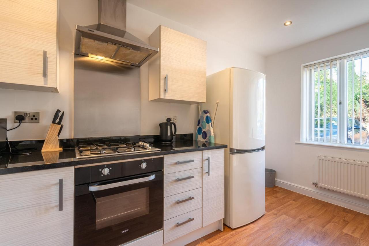 Parking - Spacious - Smart Tv - Self Checkin - Garden - King Derby Eksteriør billede