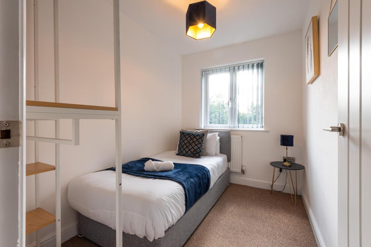 Parking - Spacious - Smart Tv - Self Checkin - Garden - King Derby Eksteriør billede